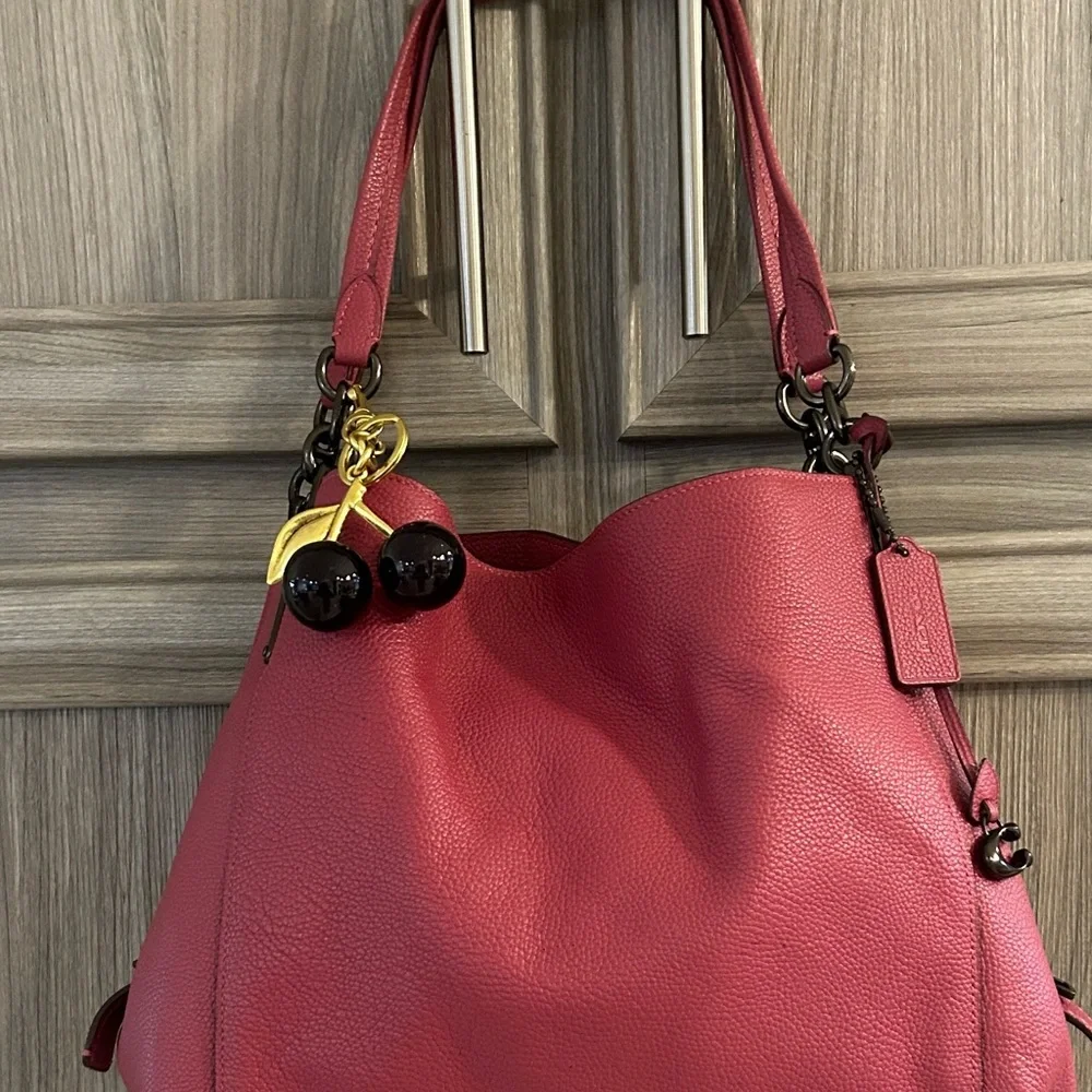 Coach Dalton 31 Pink Pebbled Leather NWOT w/gun metal hardware/bag charm - Picture 5 of 14